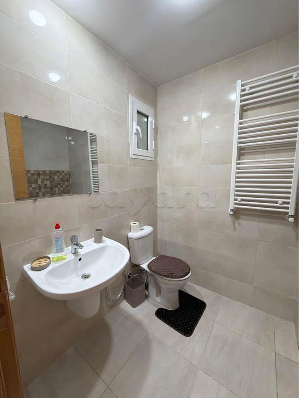 À Louer – Appartement S+3 Bien Meublé à Laouina Situé dans un quartier calme et recherché de Laouina, photo 3