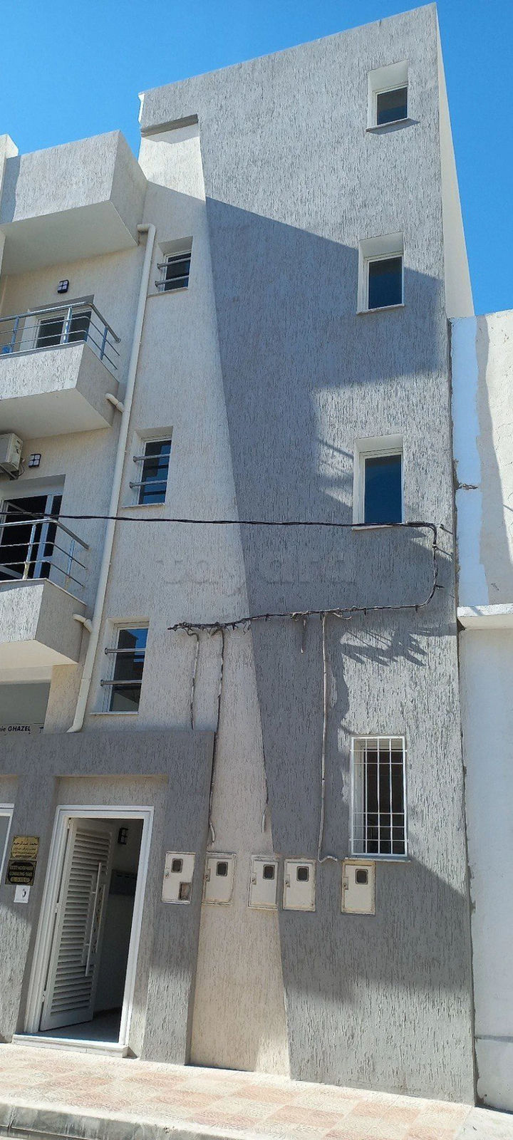 A LOUER A GABES VILLE: APPARTEMENT A USAGE BUREAUTIQUE, صورة 2