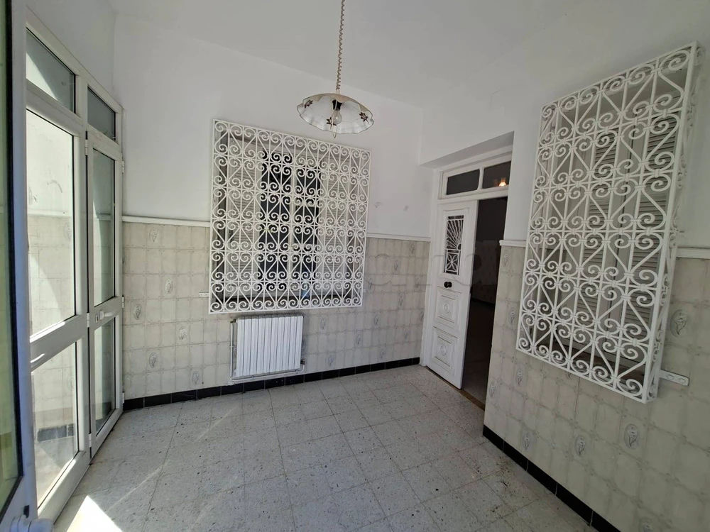 Rez de chaussée de villa S+5 à Mutuelle ville, photo 2