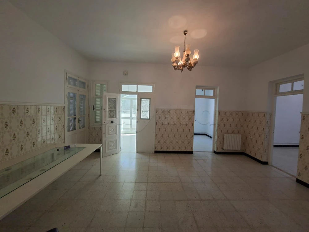 Rez de chaussée de villa S+5 à Mutuelle ville, photo 3