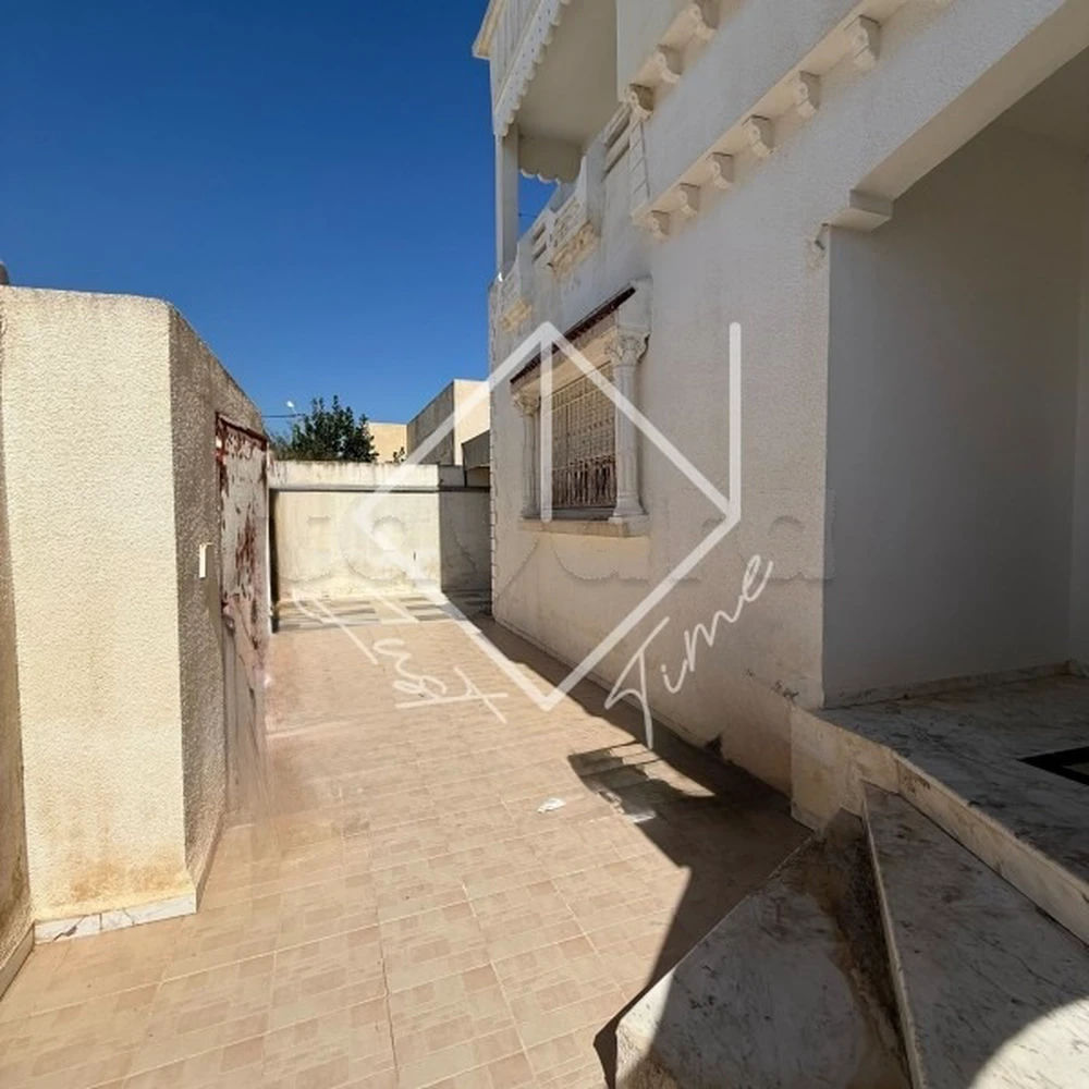Villa en s+3 à louer à cité enkhilette, photo 2