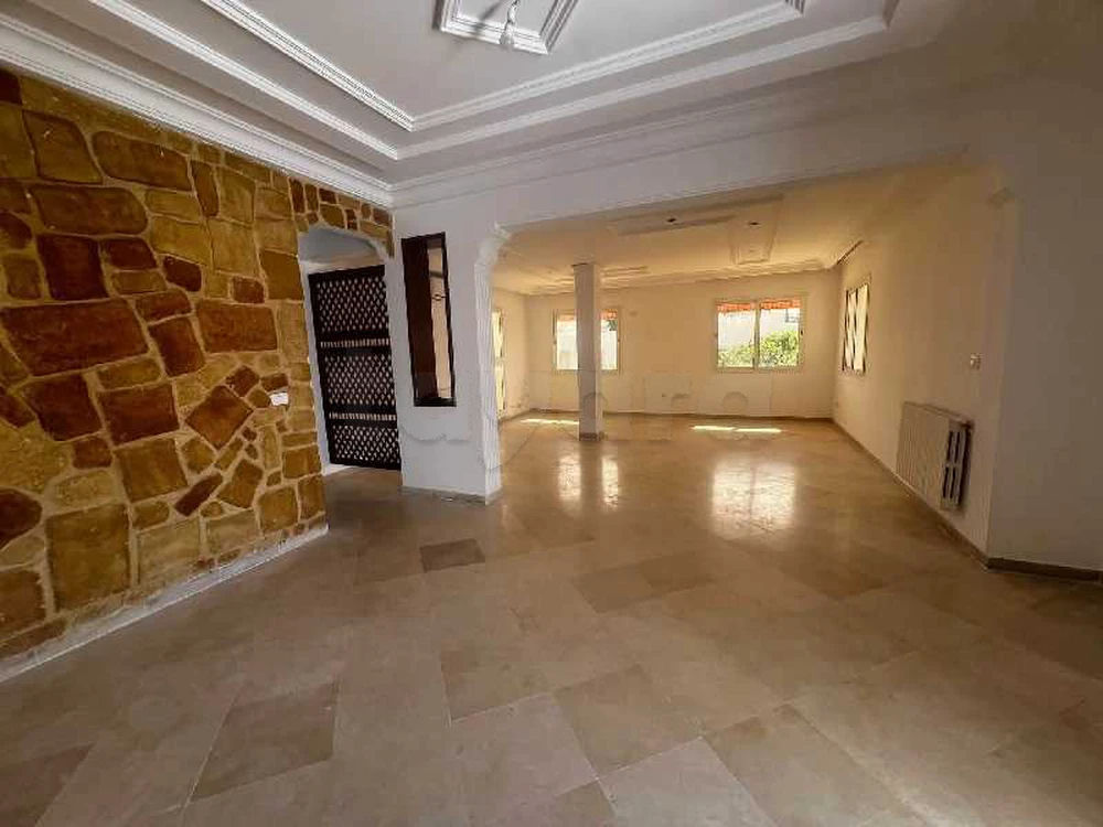 ENNASR 2 – ÉTAGE DE VILLA DE HAUT STANDING À LOUER, photo 1