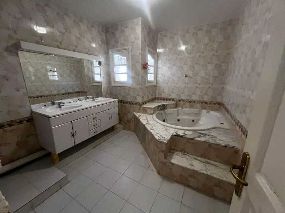 ENNASR 2 – ÉTAGE DE VILLA DE HAUT STANDING À LOUER, photo 4