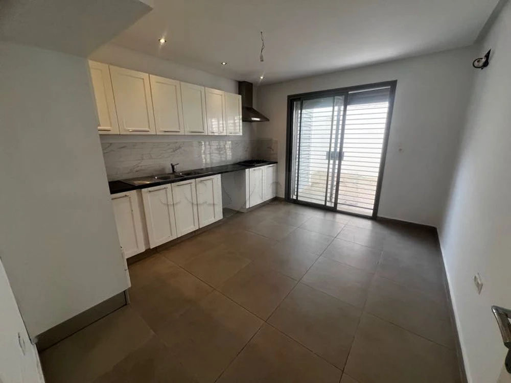 RIADH EL ANDALOUS : TRIPLEX S+4 DE HAUT STANDING À LOUER, photo 5