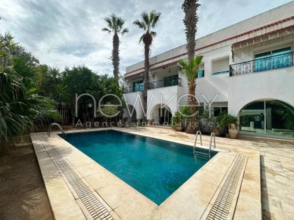 Superbe Villa S+4 avec piscine à Louer La Soukra, photo 1