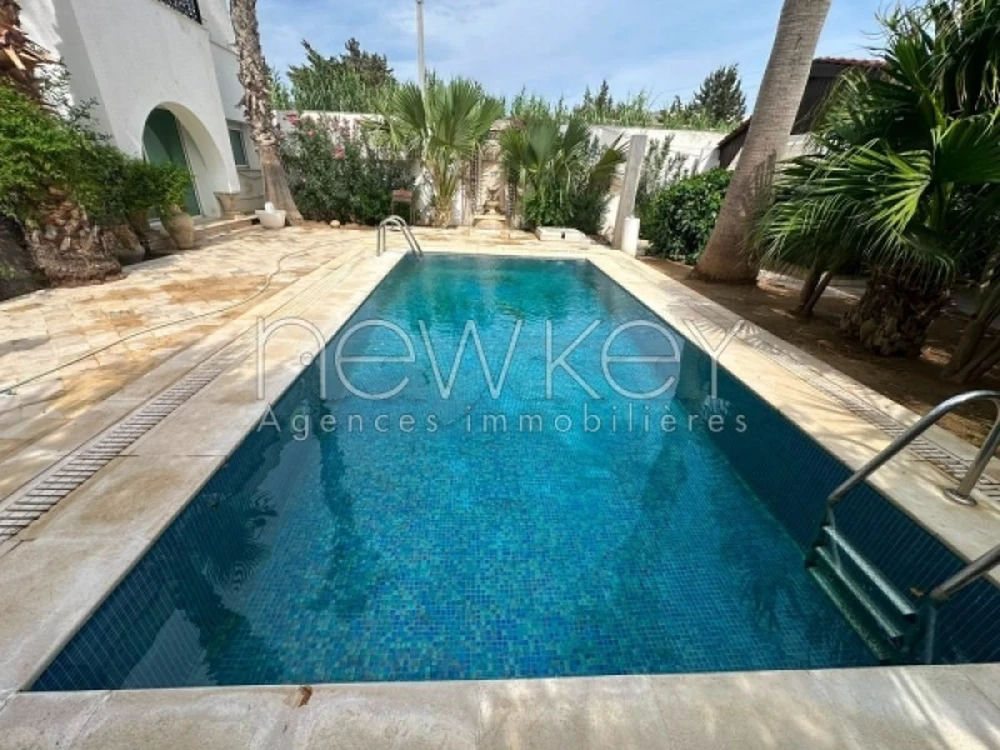 Superbe Villa S+4 avec piscine à Louer La Soukra, photo 2