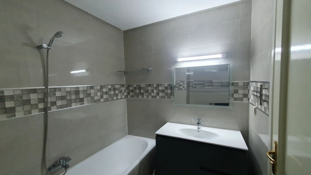 Bel appartement S + 2, 96 m² avec balcon – Aïn Zaghouan Nord, photo 4