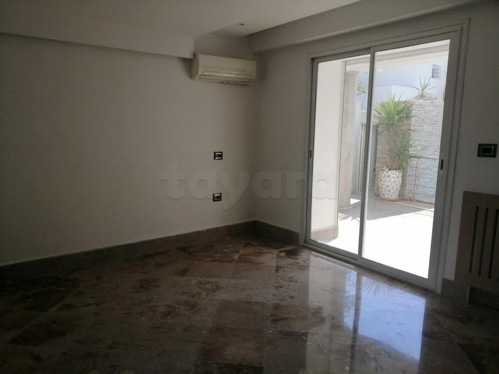 LOCATION VILLA DE HAUT STANDING AVEC PISCINE A EL MENZAH 5 USAGE HABITATION OU POUR BUR, صورة 4