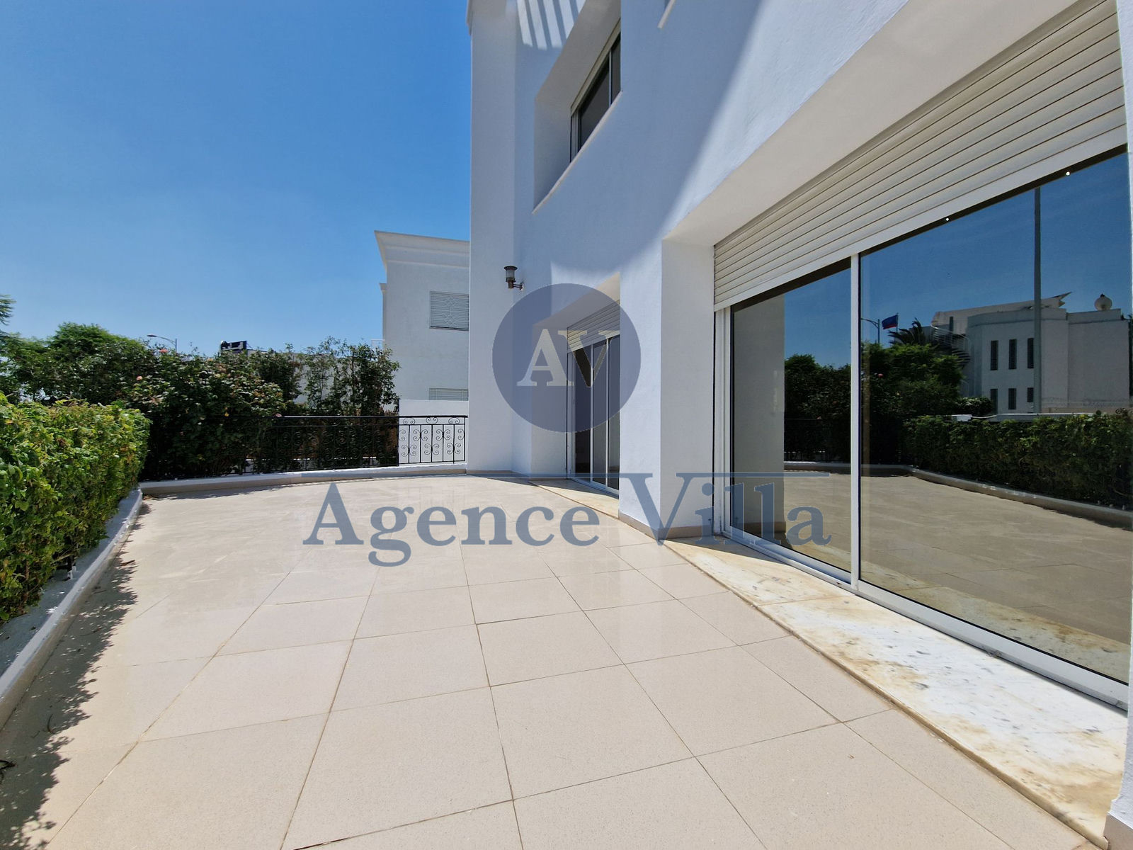Une villa avec jardin et terrasse au lac 2, صورة 3