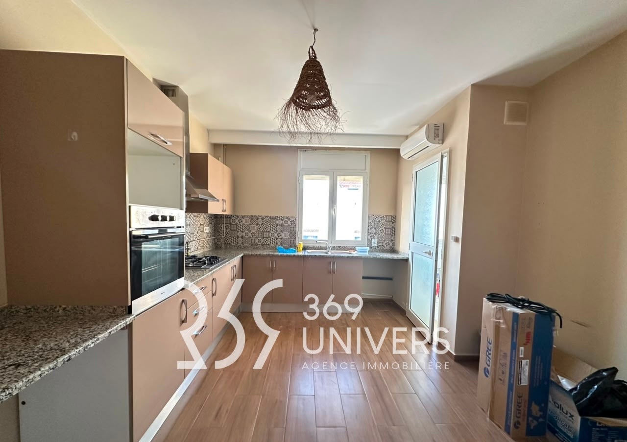 Appartement avec terrasse à la marsa ref ra189, صورة 1