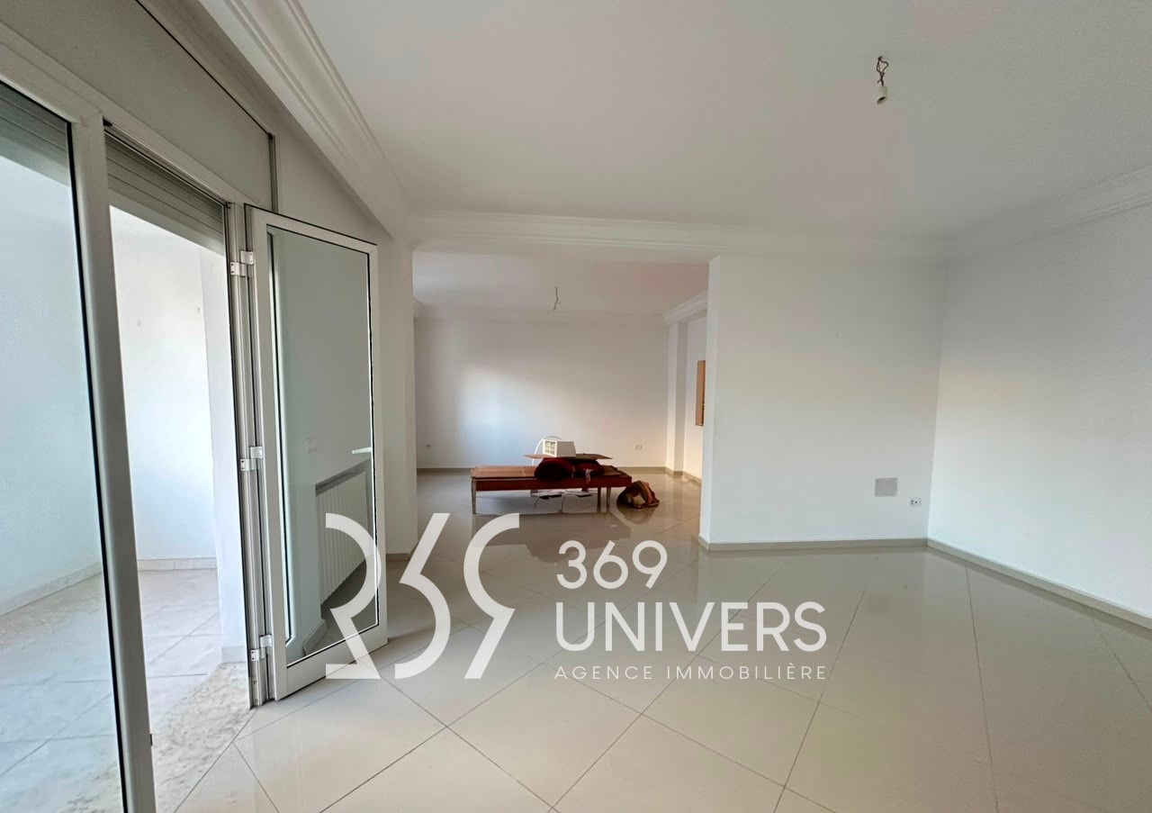 Appartement avec terrasse à la marsa ref ra189, صورة 3