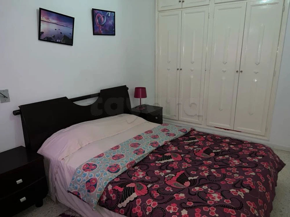 location appartement richement meublé par jour à Tunis route la Marsa Aouina une chambre salon, photo 5