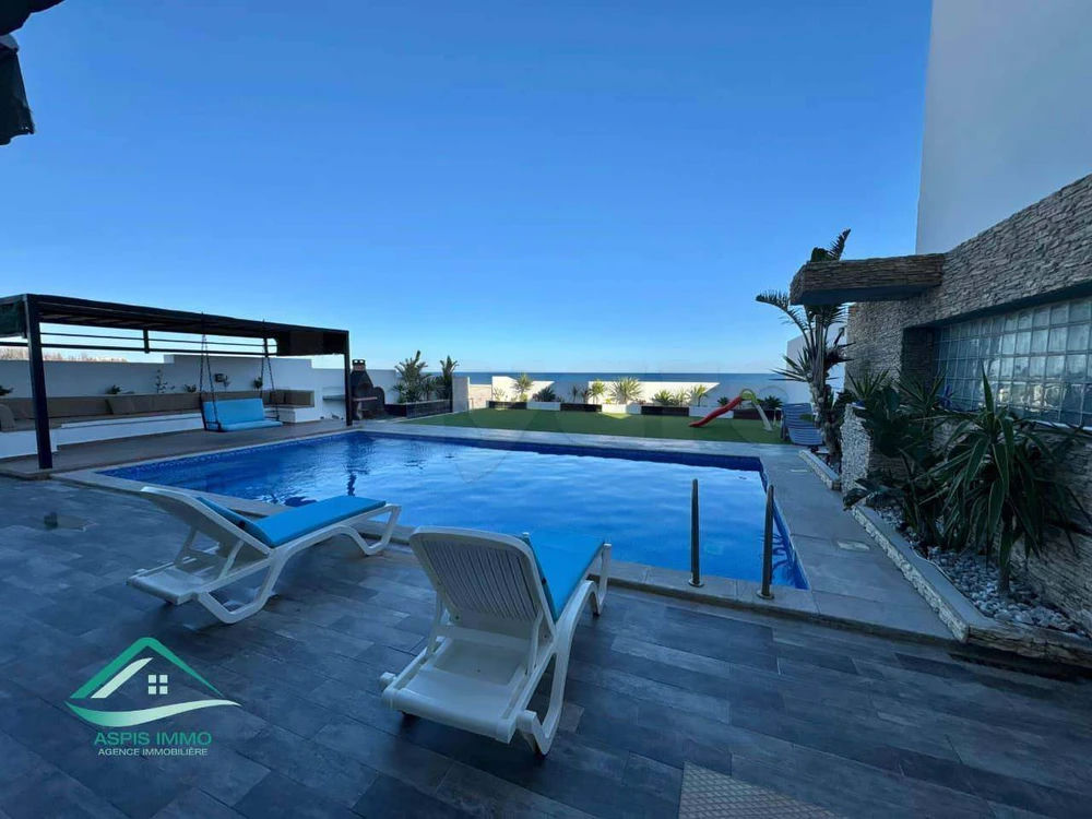 Villa haut standing avec piscine pieds dans l’eau à plage Ain Grinz Kelibia, photo 2
