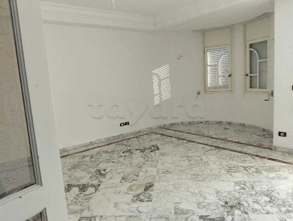 À louer un spacieux appartement S+3 à Ennasr2, photo 1