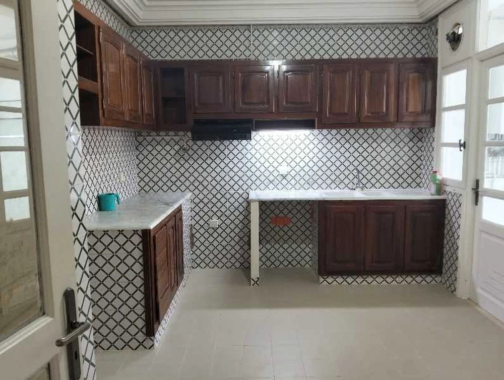 À louer un spacieux appartement S+3 à Ennasr2, photo 4
