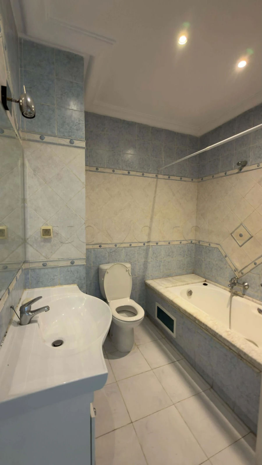 À LOUER – APPARTEMENT S+3 À MENZAH 7 BIS AVEC PARKING SS, photo 2
