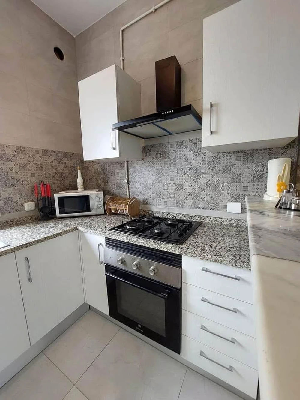 location par jour S+2 appartement meublé location par nuitée face monoprix S+1 ennasr
s1 s2 S+1, photo 5