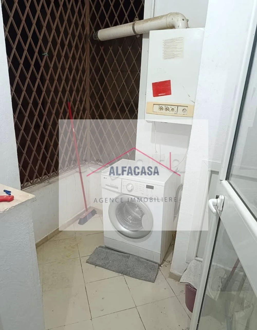 À LOUER UN APPARTEMENT S+2 HAUT STANDING MEUBLÉ A CITÉ EL WAHAT L'AOUINA., photo 2