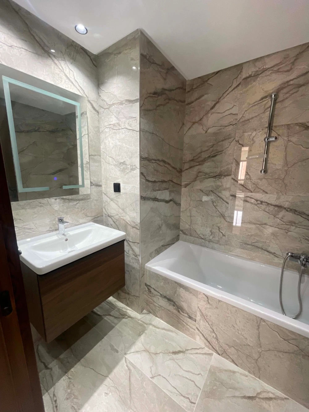 🏡 À LOUER – S+1 NEUF JAMAIS HABITÉ À ENNASR 2, photo 2