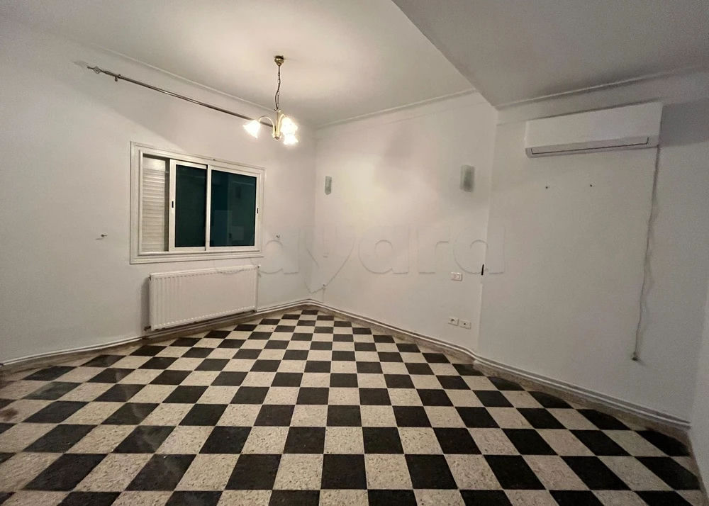 A louer à l’année un spacieux appartement S3, photo 2