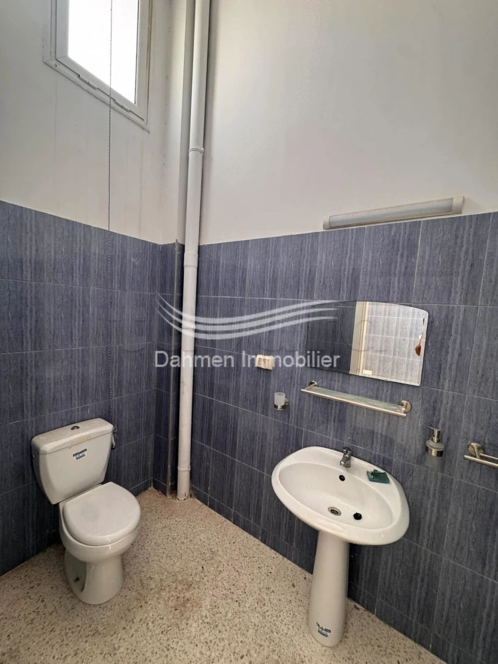 Dahmen immobilier met pour la lOCATION ANNUELLE UN SHOWROOM à Sidi Abdelhamid, photo 4