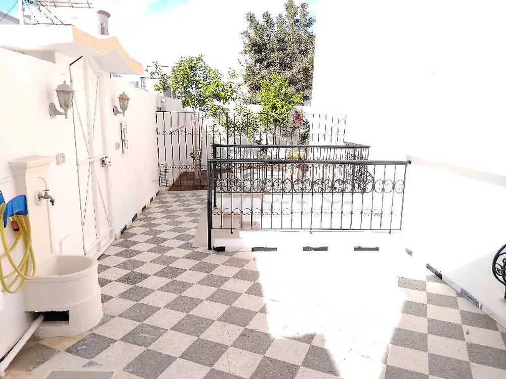 R de jardin à louer à côté café maloufe, صورة 1
