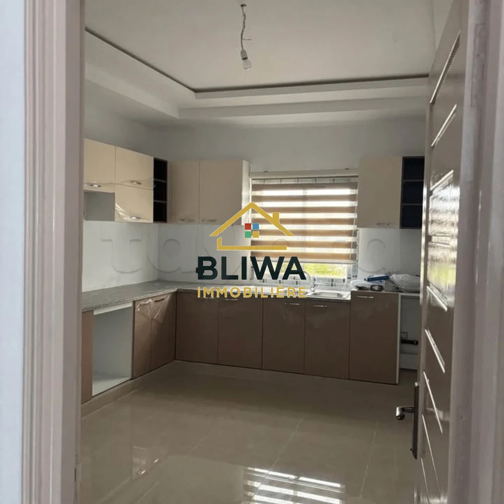 À LOUER – Etage de villa S+3 -La Soukra, photo 1