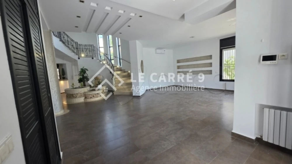 À LOUER – VILLA DE MAÎTRE AUX BERGES DU LAC 2, photo 2