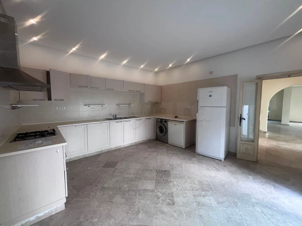 Villa S+3 Non Meublée avec Garage, photo 5