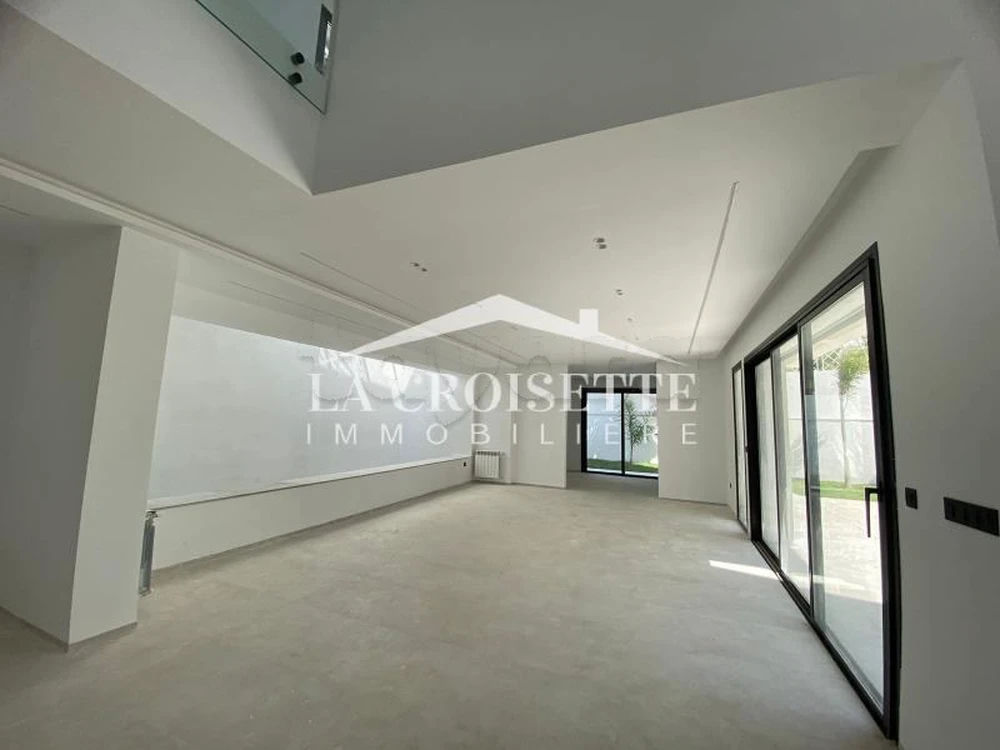 Duplex S+3 avec piscine couverte à louer à Gammarth MDL0737, photo 3
