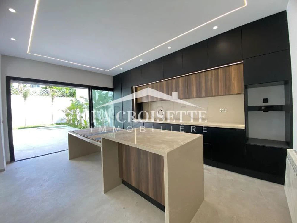 Duplex S+3 avec piscine couverte à louer à Gammarth MDL0737, photo 5