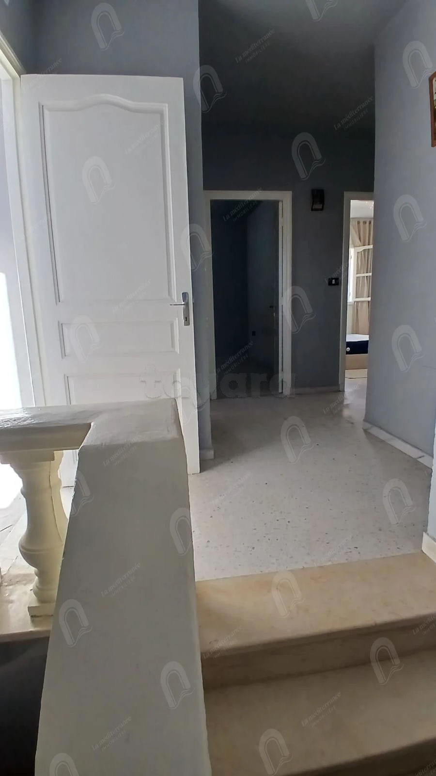 A loue rvilla S+4 de style duplex, indépendante au bardo, صورة 3