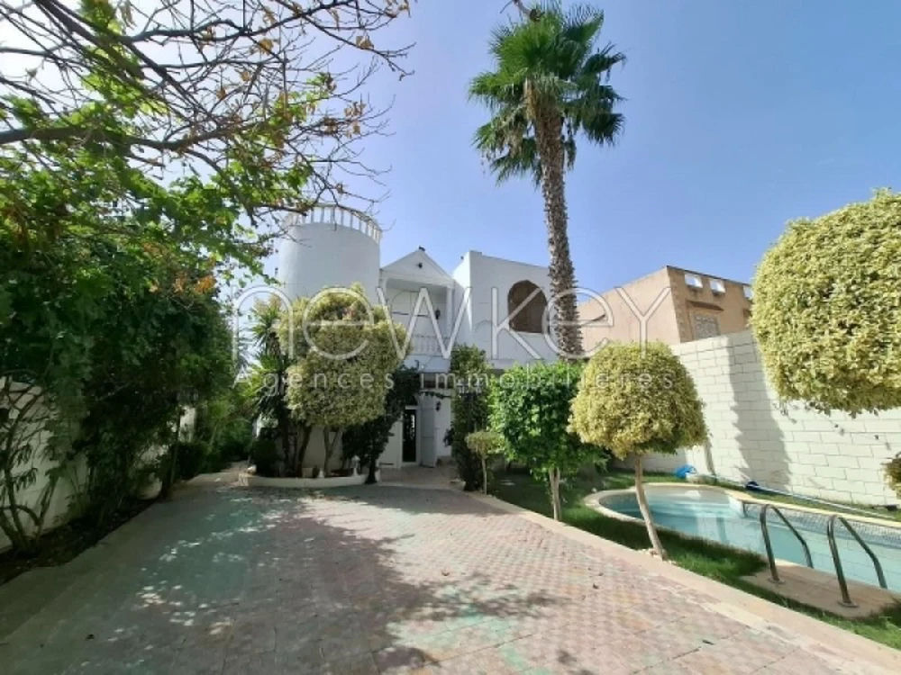 Villa S+4 à louer à La Soukra, photo 2