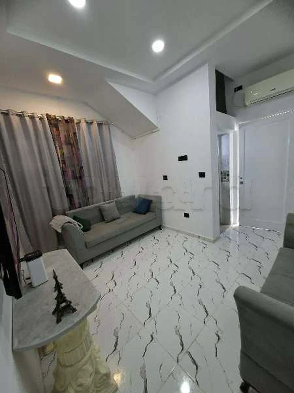 À louer pour les vacances, par nuitée : Deux studios meublés idéalement situés à côté du Lycée Caillou, à La Marsa Plag, photo 1