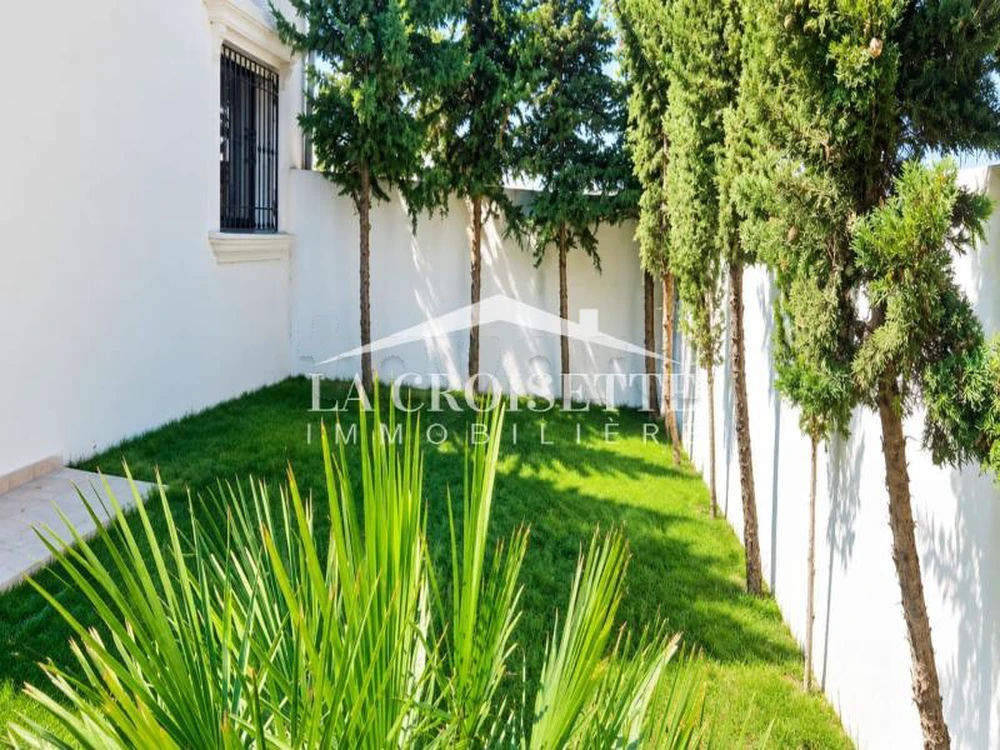 Villa S+4 avec piscine à louer à La Soukra, photo 2