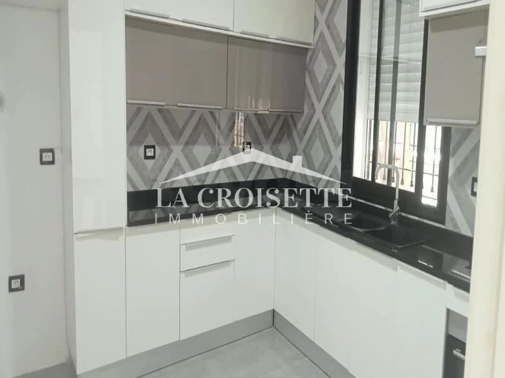 Villa S+4 avec piscine à louer à La Soukra, photo 5