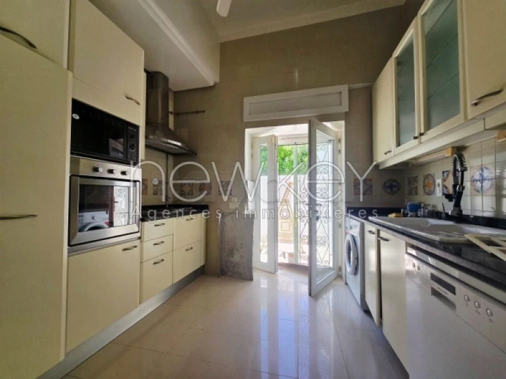 Une villa avec une vue sur mer à Carthage, photo 3
