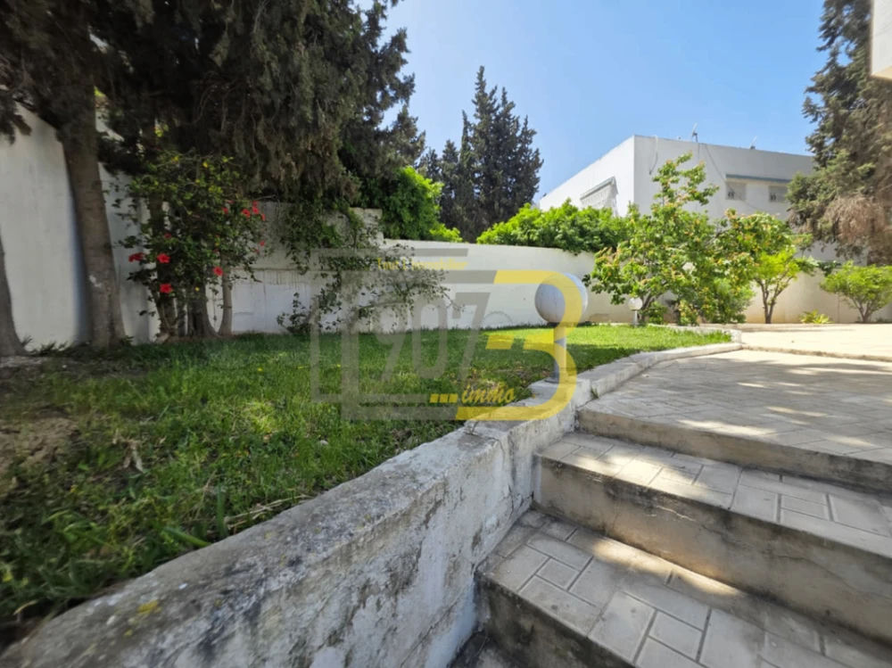 À louer – Étage de villa S+5 à usage bureautique, photo 1