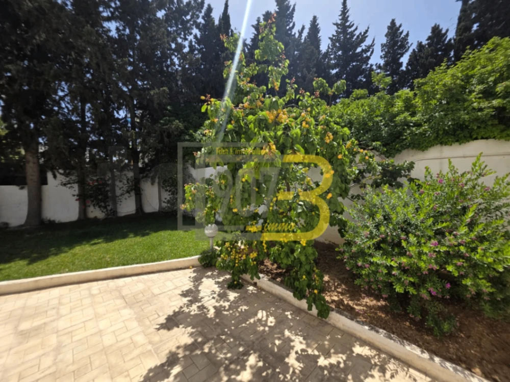 À louer – Étage de villa S+5 à usage bureautique, photo 2