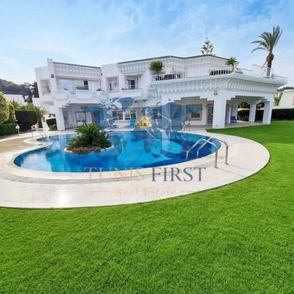 A louer Villa de charme pieds dans l’eau à La Marsa Cube, photo 1