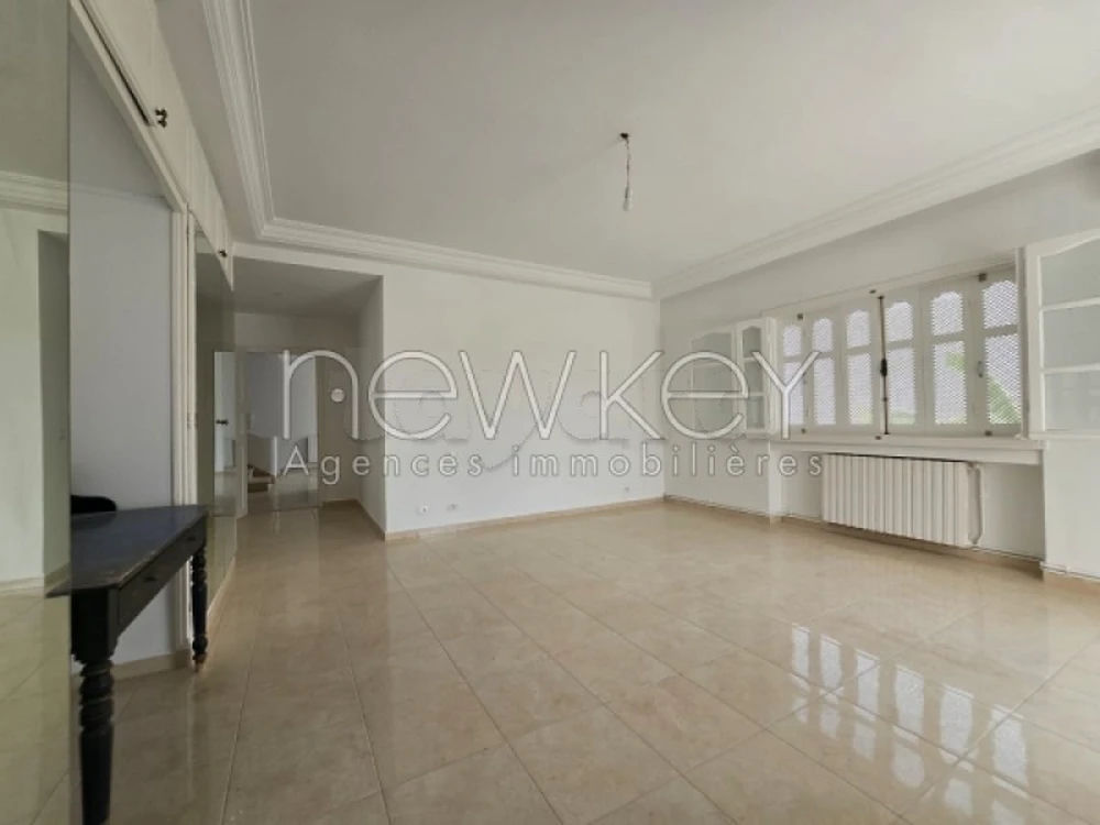 Une villa s+5 à la Marsa avec jardin, photo 4