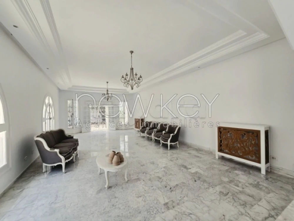 Une villa s+5 à la Marsa avec jardin, photo 2